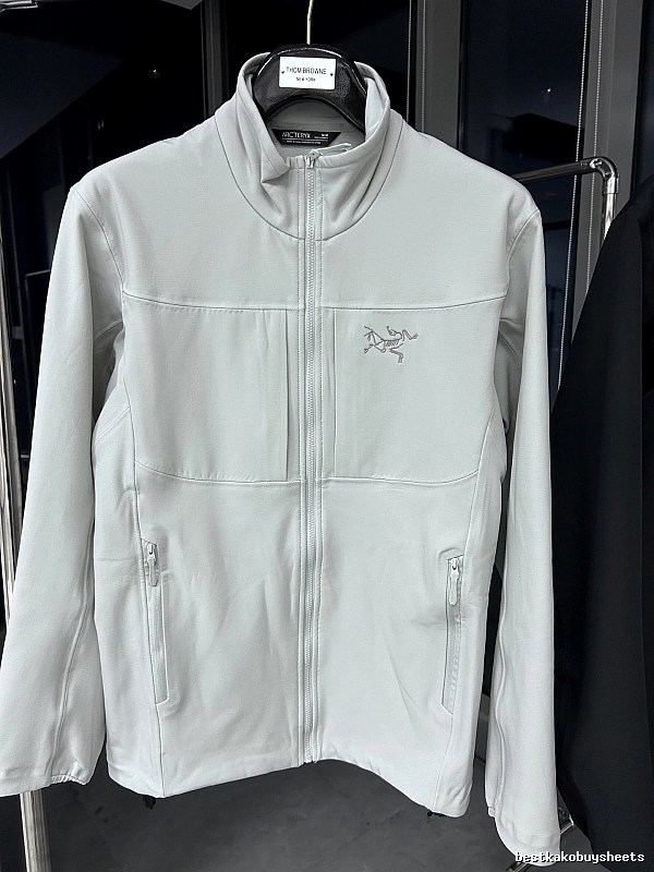 Arc’teryx lightweight light gray jacket