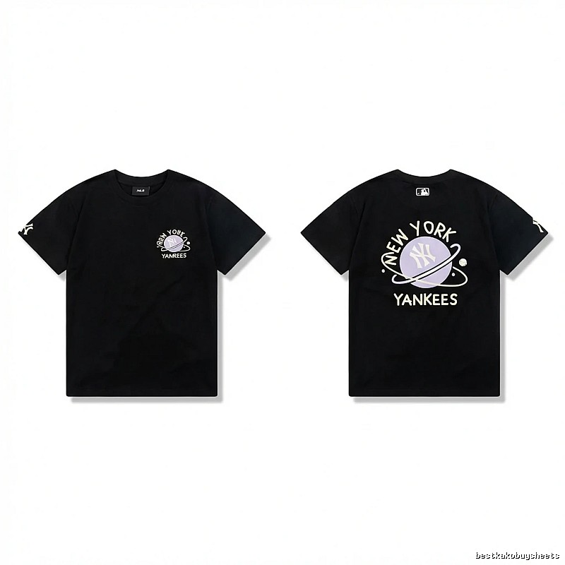 Black T-shirt of MLB New York Yankees