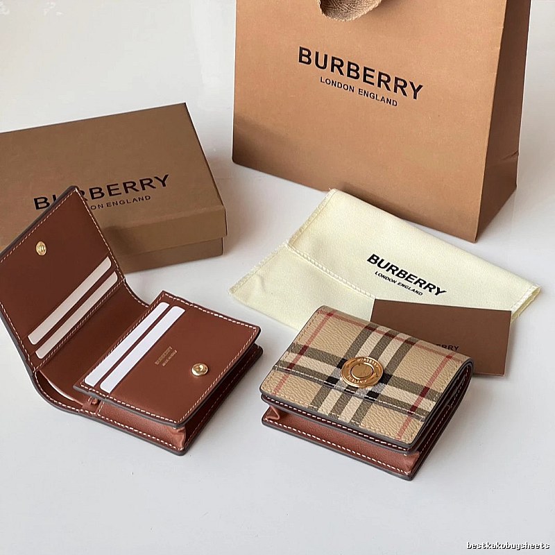 Burberry Wallet Set with Check Pattern Wallet for Casual Outfits