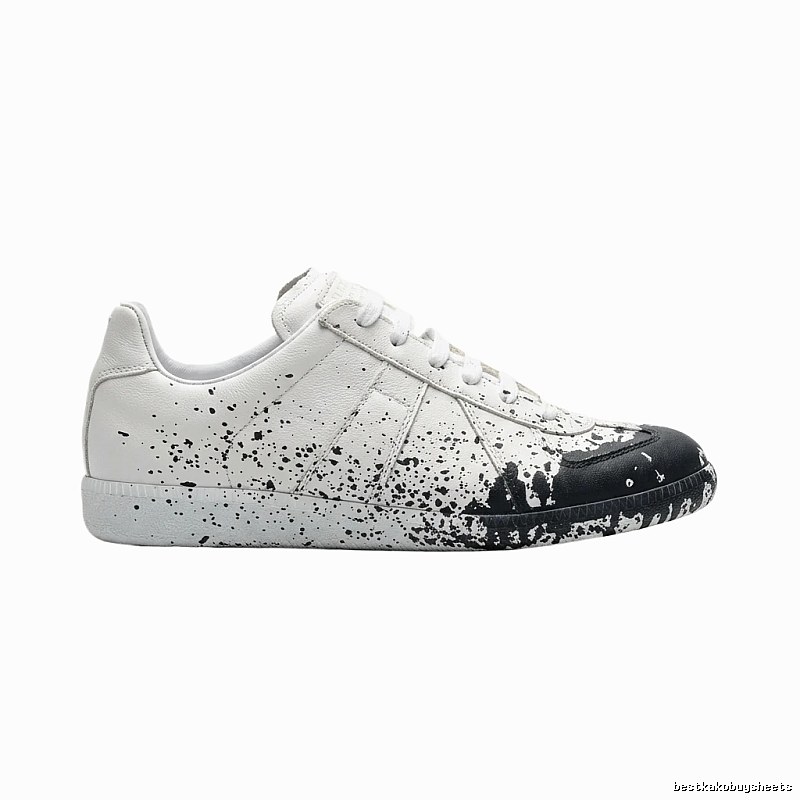 Maison Margiela's ink-splashing style white shoes