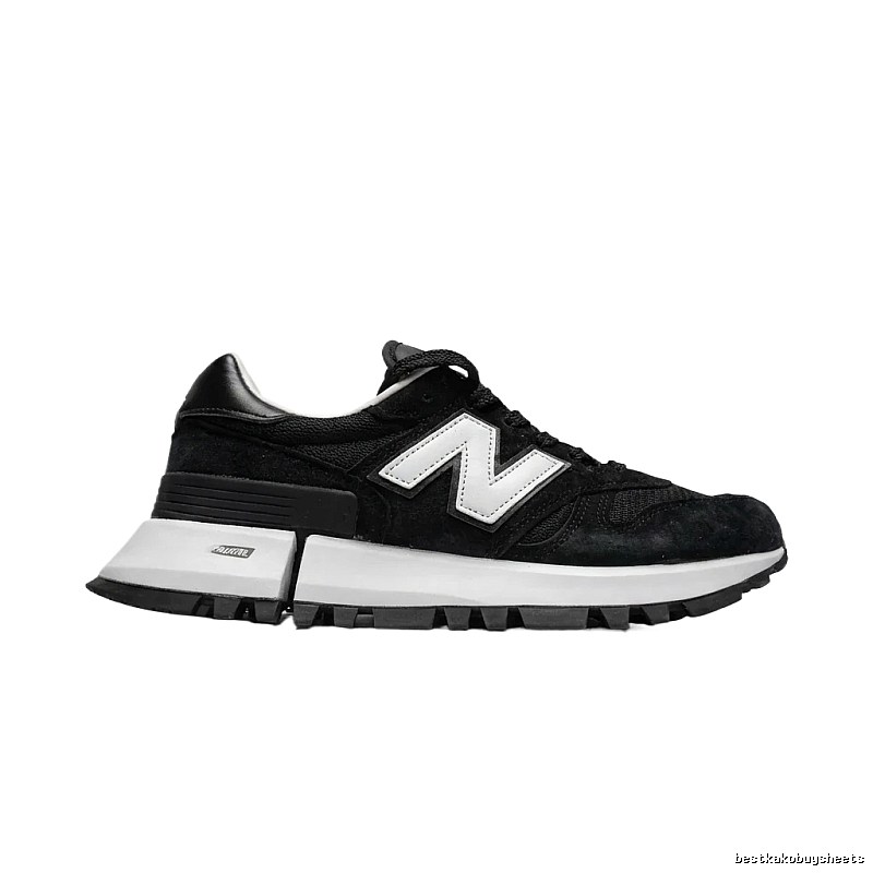 New Balance retro black and white sports shoes