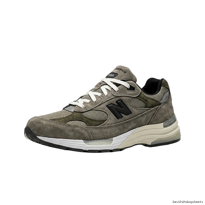 New Balance retro - style gray sports shoes
