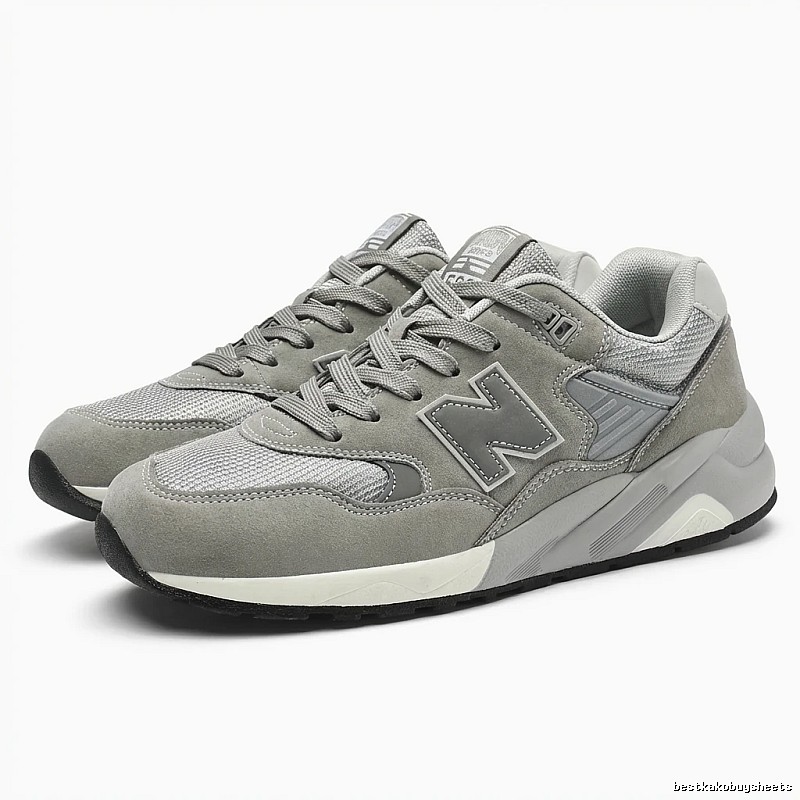 New Balance retro-style grey sports shoes