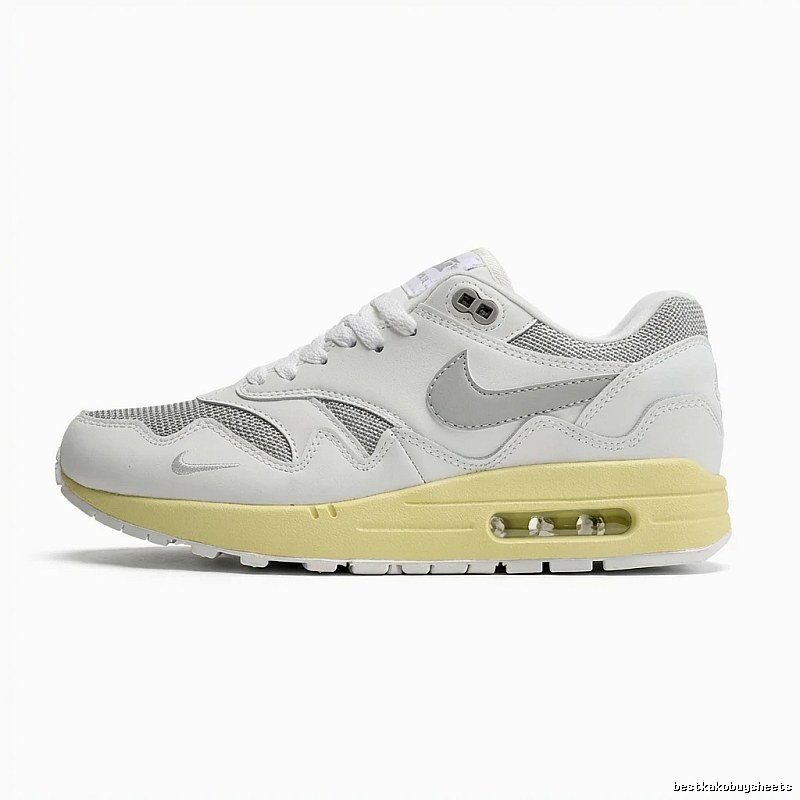 Nike Air Max retro-style white shoes