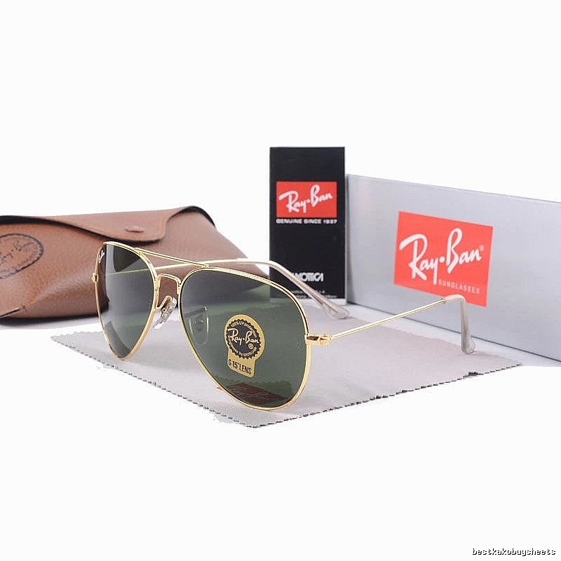 Ray-Ban Relaxed Aviator sunglasses Gold Tone Sunglasses with Versatile Design