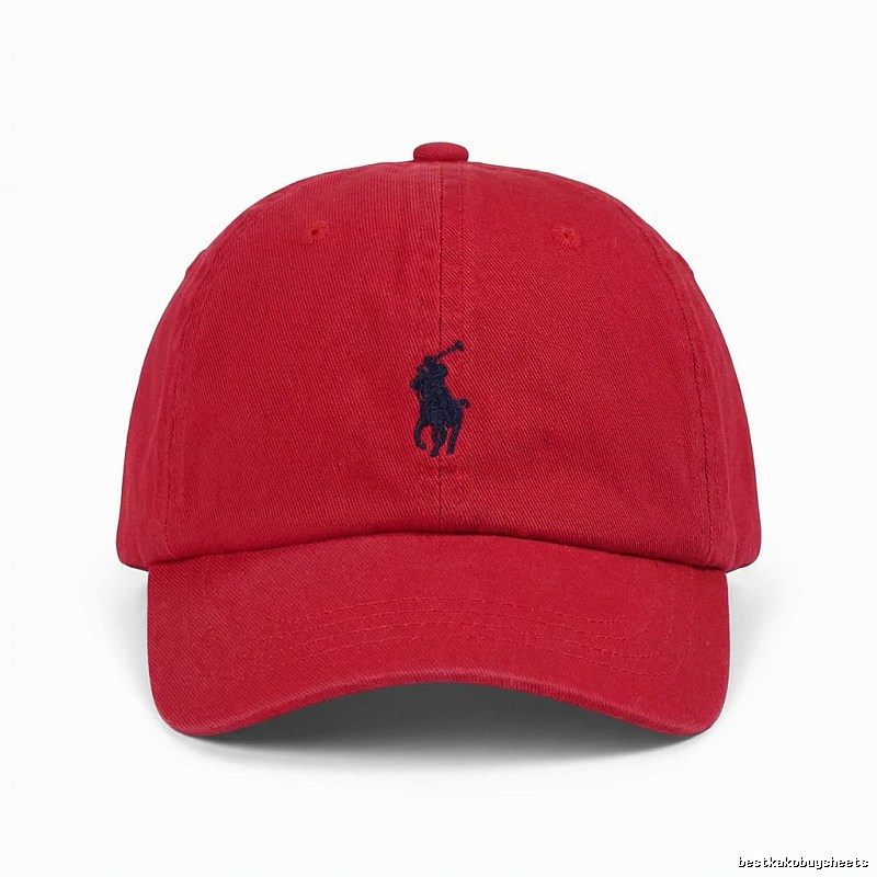 The classic and simple style red hat of Ralph Lauren